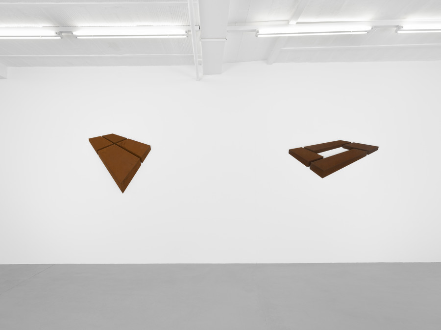 Wolfram Ullrich, Installation view, 2022, galerie lange + pult Auvernier, Photos: Julien Gremaud.