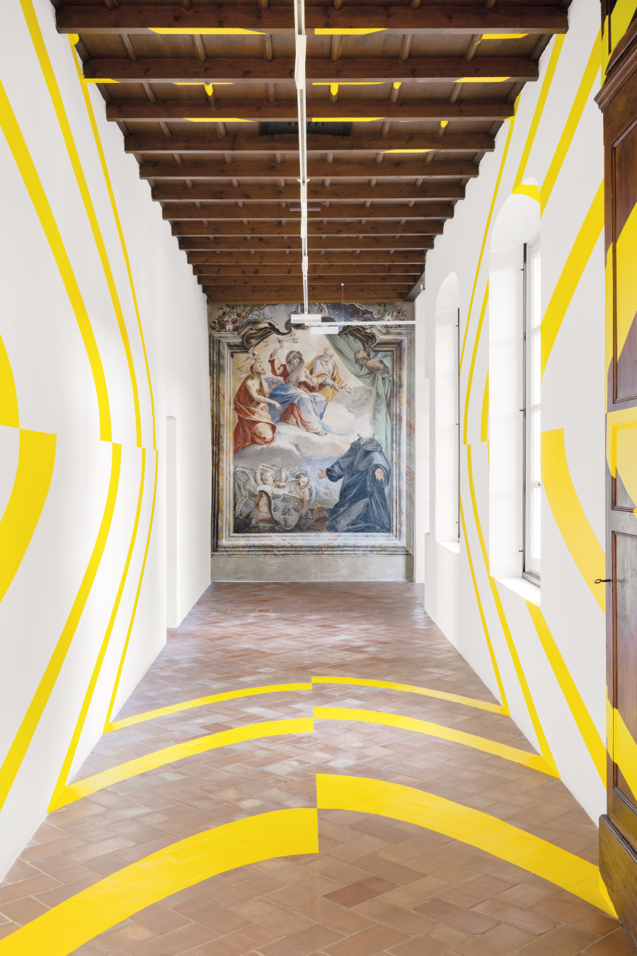 Spirale gialla, Mendrisio, 2026 (detail). Acrylic paint and vinyl film. © Felice Varini 2026, ProLitteris, Zurich. Photo: Mattia Mognetti