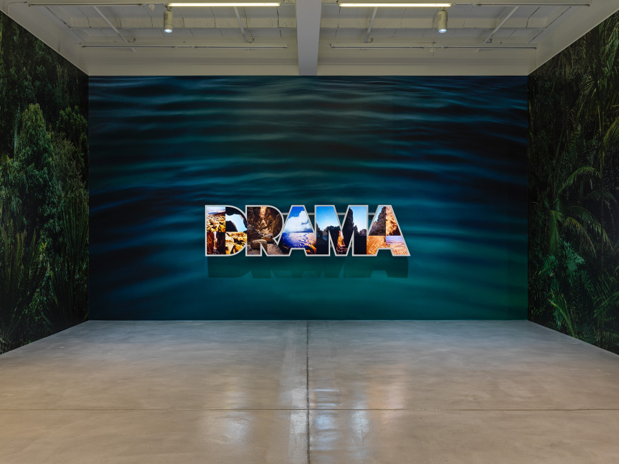 Installation view, Doug Aitken, HOWL, Galerie Eva Presenhuber, Zurich, Maag Areal, 2023. Courtesy the artist and Galerie Eva Presenhuber, Zurich / Vienna Photo: Stefan Altenburger Photography, Zürich