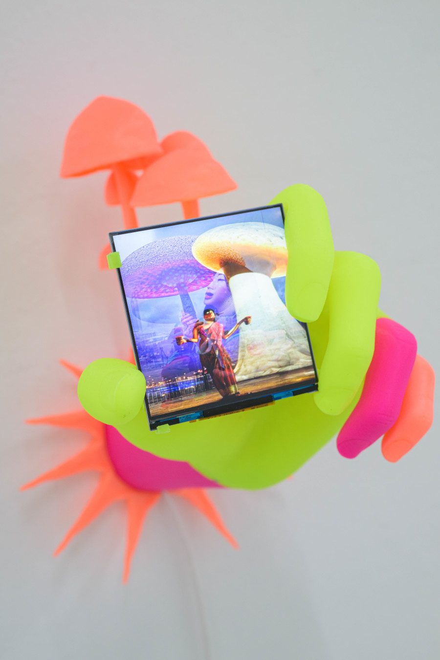 Michel Winterberg, Licking Ice Cream Under a Large Mushroom, 2023, Michel Winterberg, Drifting Futures, Galerie für Gegenwartskunst E-WERK, Freiburg im Breisgau, 2026. Courtesy: the artist and Galerie für Gegenwartskunst E-WERK. Photo: Marc Doradzillo