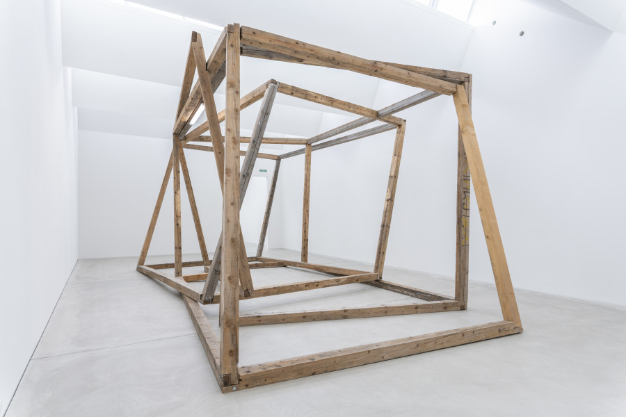 Oscar Tuazon, Dad, 2010, Ausstellungsansicht Building, Kunst Museum Winterthur, 2023. Courtesy the Artist, Foto: Reto Kaufmann