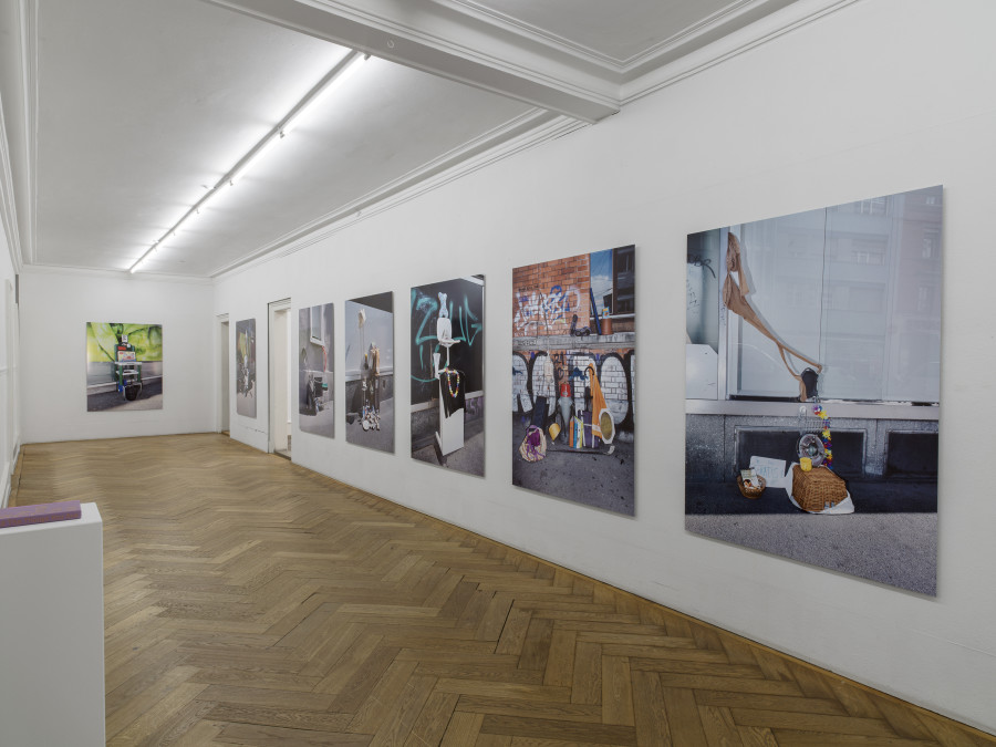 Livio Baumgartner, Gratis (I – VII), 2021, Ausstellungsansicht AC-Stipendium 2022, Kunsthaus Langenthal, Foto: CE