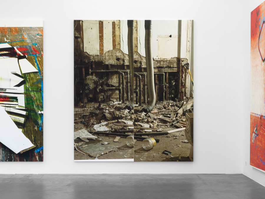 Wade Guyton, Untitled, 2025, Epson UltraChrome PRO inkjet on linen, 325 x 275 cm. Installation view, Galerie Francesca Pia, Zurich 2025. Photo: Cedric Mussano