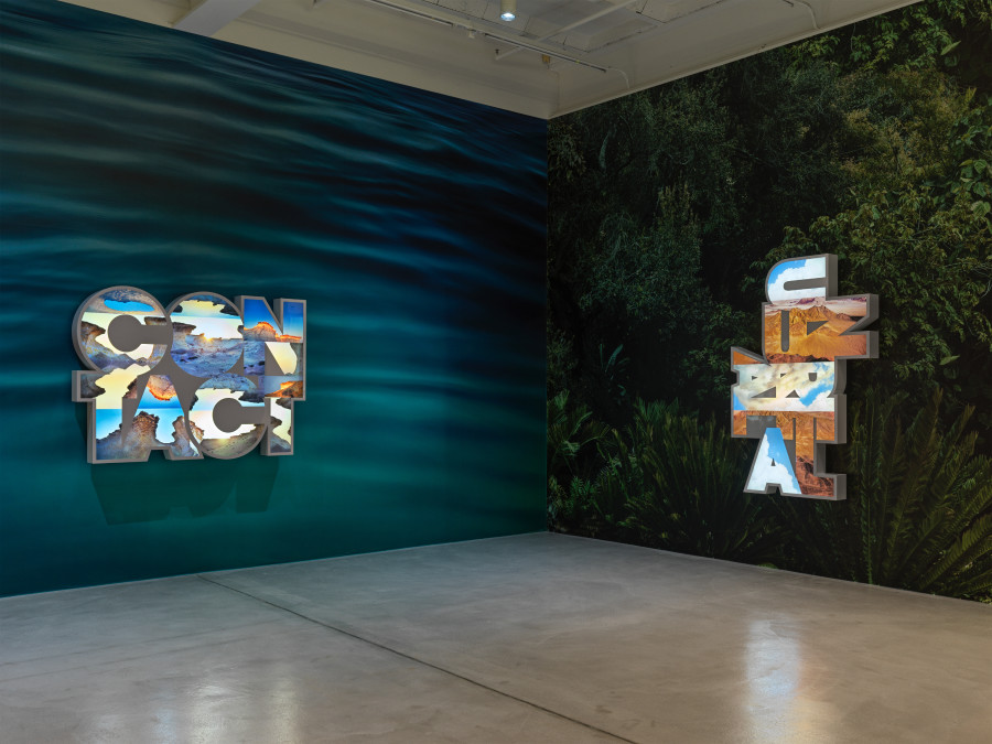 Installation view, Doug Aitken, HOWL, Galerie Eva Presenhuber, Zurich, Maag Areal, 2023. Courtesy the artist and Galerie Eva Presenhuber, Zurich / Vienna Photo: Stefan Altenburger Photography, Zürich