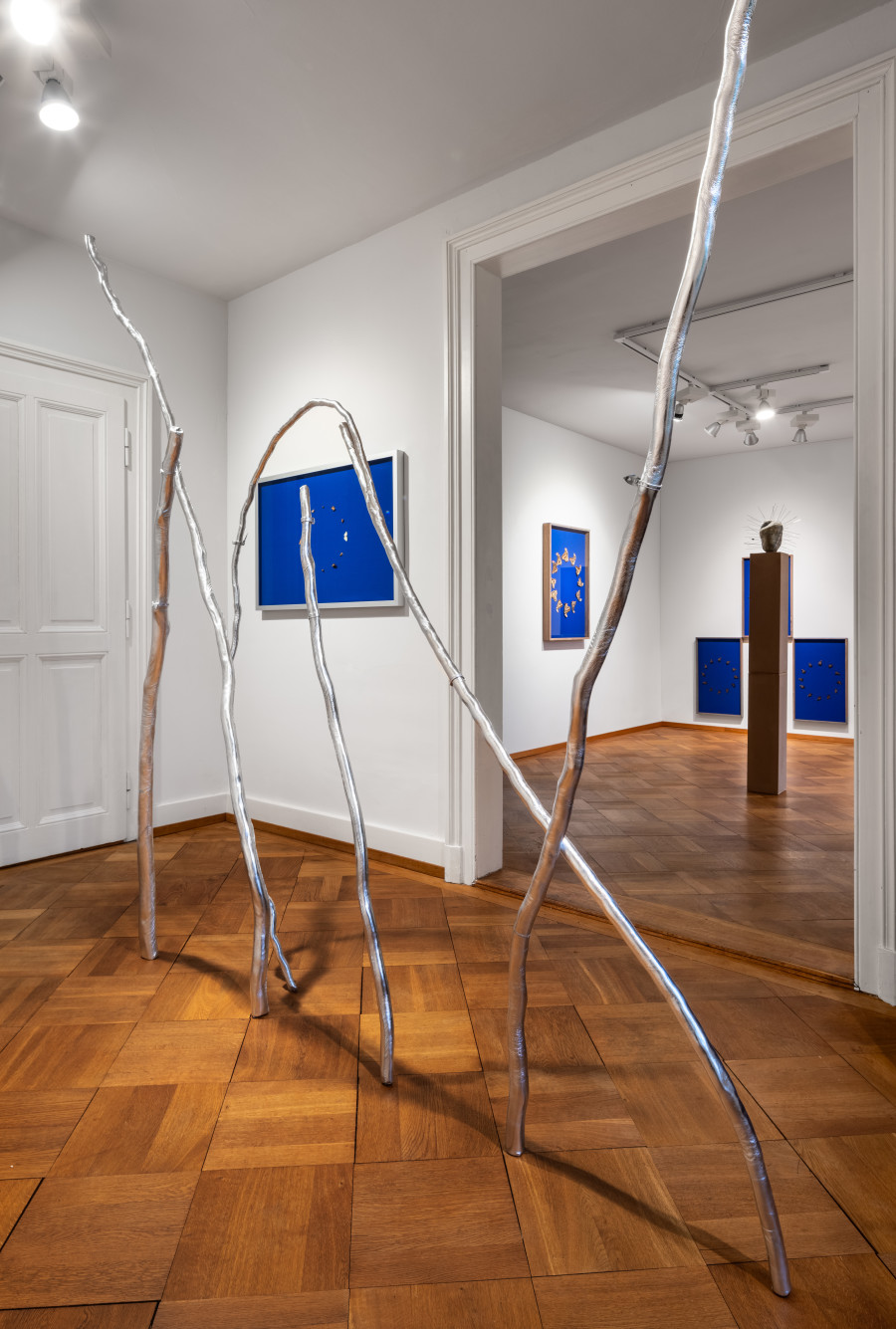 Exhibition view, Manuela Morales Délano, Nachbarn, Kendra Jayne Patrick, Bern, 2025.
