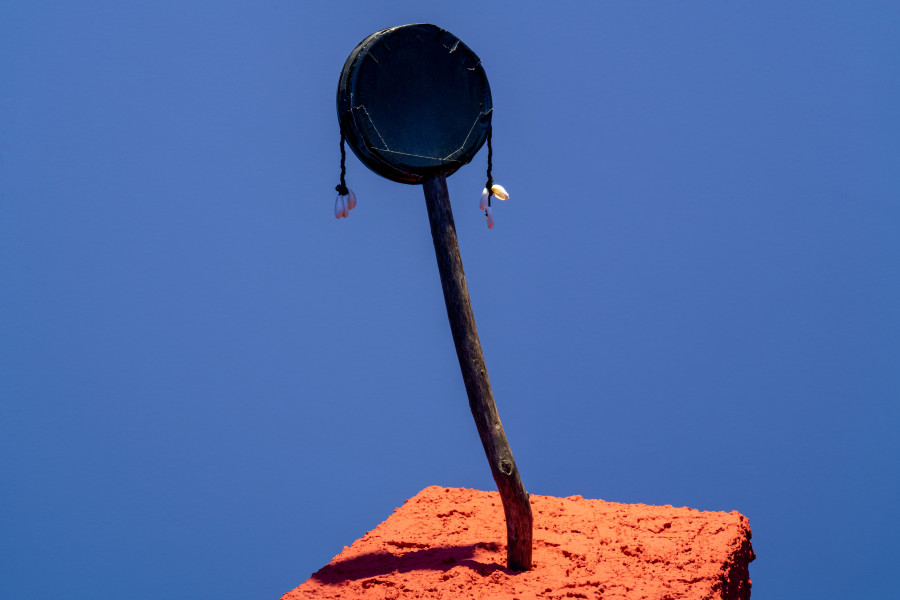 Evan Ifekoya, The Central Sun, 2022, Detail, 2-channel synchronized sound installation, speakers, wood, acrylic glass, styrodur, motor, painted gourd rattles, rubber skin pellet drum with cowrie shells, cork, carpet, photo: Lorenzo Pusterla, Courtesy the artist