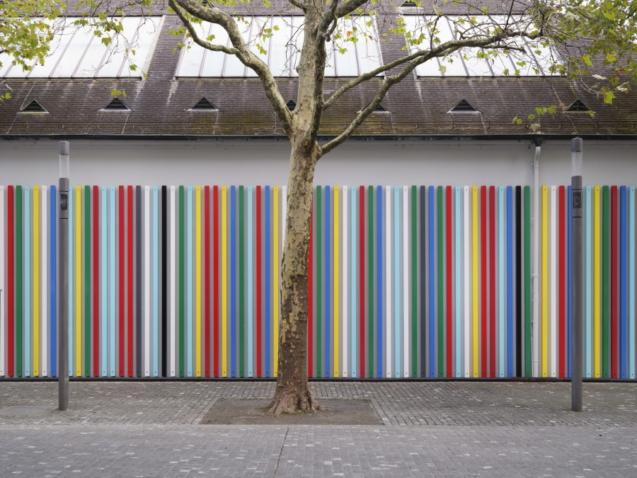 Coumba Samba, Wild Wild Wall, 2025, installation view, in: Coumba Samba, Wild Wild Wall, Kunsthalle Basel Back Wall Project, 2025, photo: Philipp Hänger / Kunsthalle Basel