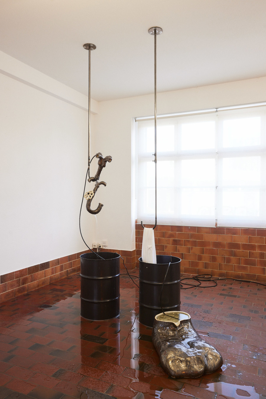 Lou Masduraud: Wet Men, Mayday, Installation view, 2022, Photos: Moritz Schermbach