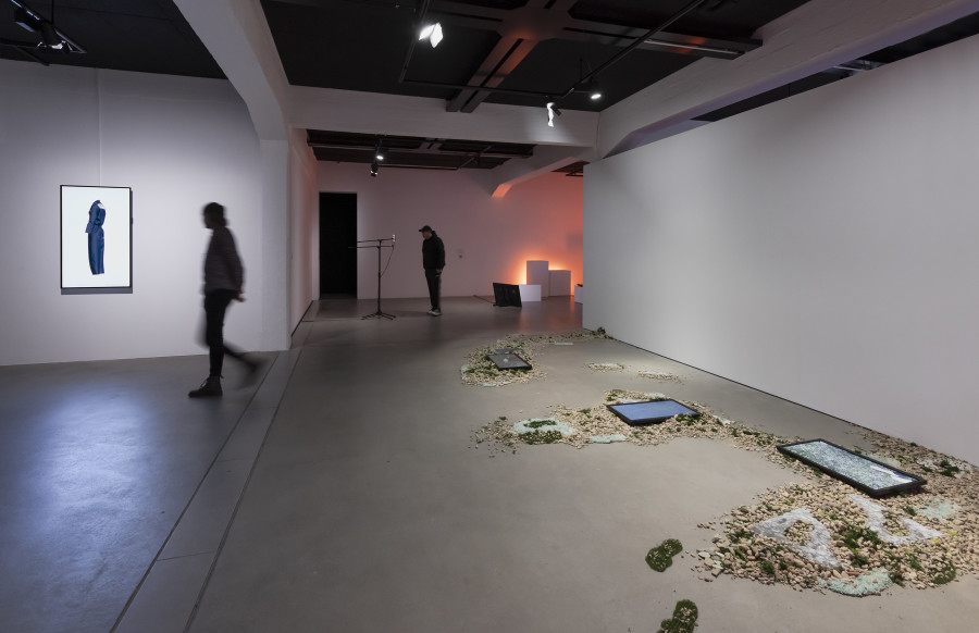 Installationsansicht, «Perfoming Traces, Regionale 23», 2022, HEK, Foto: Franz Wamhof