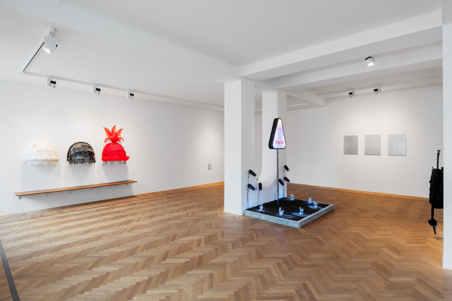 Installation view of Vincent Grange, 'The Madwomen of Chaillot', 2025, Galerie Fabian Lang, Zürich. Courtesy of the artist and Galerie Fabian Lang. © The artist and Galerie Fabian Lang