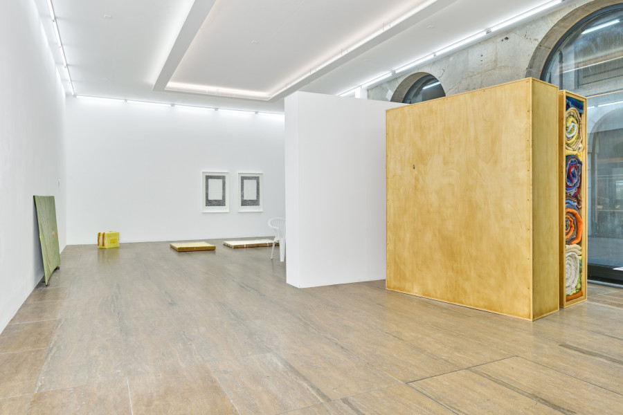 Julien Fournival, Théa Giglio, Chaolin Li, Inherited Times, 2026, vue d'exposition. ©Thomas Maisonnasse | Halle Nord 2026