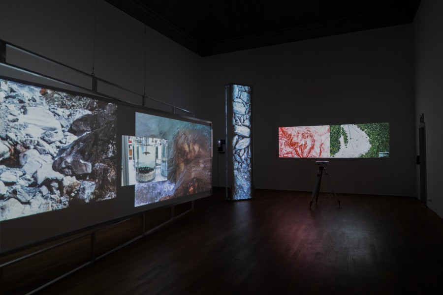 Su Yu Hsin, Frame of Reference I, 2020 (left) and Frame of Reference II, 2020 (middle and right). Exhibition view Su Yu Hsin – Wet Mechanics of Seeing, Kunsthalle Winterthur. Photo: Joëlle Menzi.