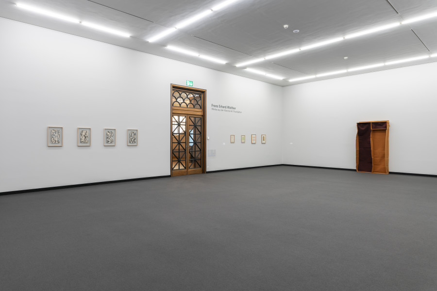 Exhibition view, Franz Erhard Walther, Work block from the Kienzle Art Foundation, Kunst Museum Winterthur, 2023-2024.