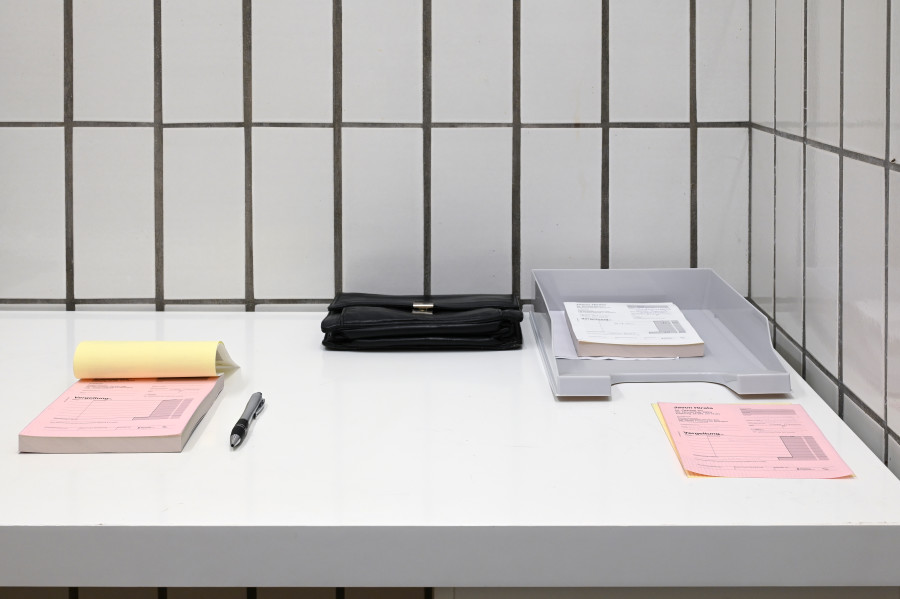 Jason Hirata, "Vergeltungs-Rechnung (reverse invoice)," 2025, Jason Hirata, "Vergeltung" at Kaiserwache, Freiburg im Breisgau, 2025. Courtesy: the Artist and Kaiserwache. Photo: Stefan Lux