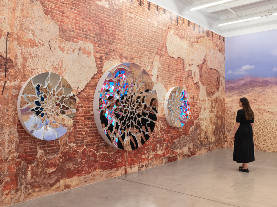 Installation view, Doug Aitken, HOWL, Galerie Eva Presenhuber, Zurich, Maag Areal, 2023. Courtesy the artist and Galerie Eva Presenhuber, Zurich / Vienna Photo: Stefan Altenburger Photography, Zürich