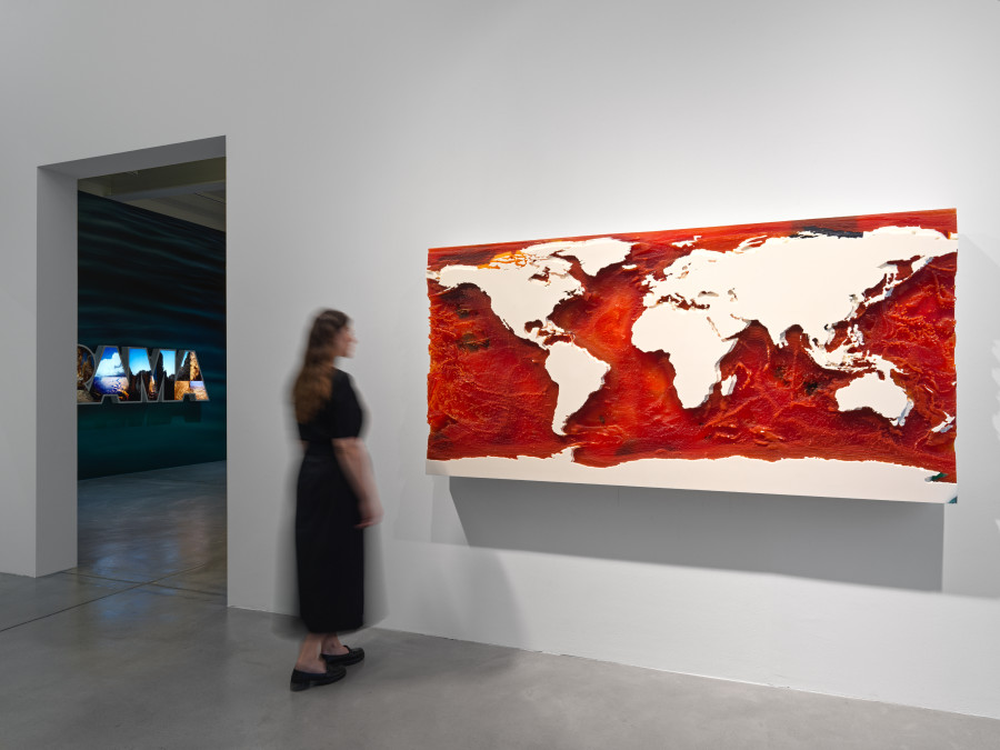 Installation view, Doug Aitken, HOWL, Galerie Eva Presenhuber, Zurich, Maag Areal, 2023. Courtesy the artist and Galerie Eva Presenhuber, Zurich / Vienna Photo: Stefan Altenburger Photography, Zürich