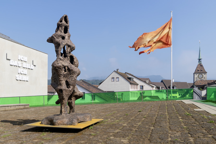 Installationsansicht Schweizer Skulptur seit 1945 - 12.06.21 – 26.09.21, Aargauer Kunsthaus, Aarau. Foto: René Rötheli, Baden