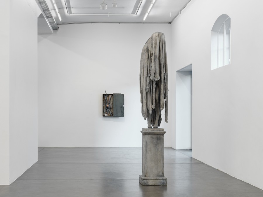 Installation view, ‘Berlinde De Bruyckere. A simple prophecy’, Hauser & Wirth Zurich, Limmatstrasse, 26 January until 13 May 2023 © Berlinde De Bruyckere. Courtesy the artist and Hauser & Wirth. Photo: Stefan Altenburger Photography Zürich