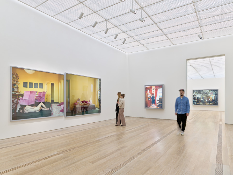 Installation view «Jeff Wall» at the Fondation Beyeler, Riehen/Basel, 2024. © Jeff Wall. Photo: Mark Niedermann