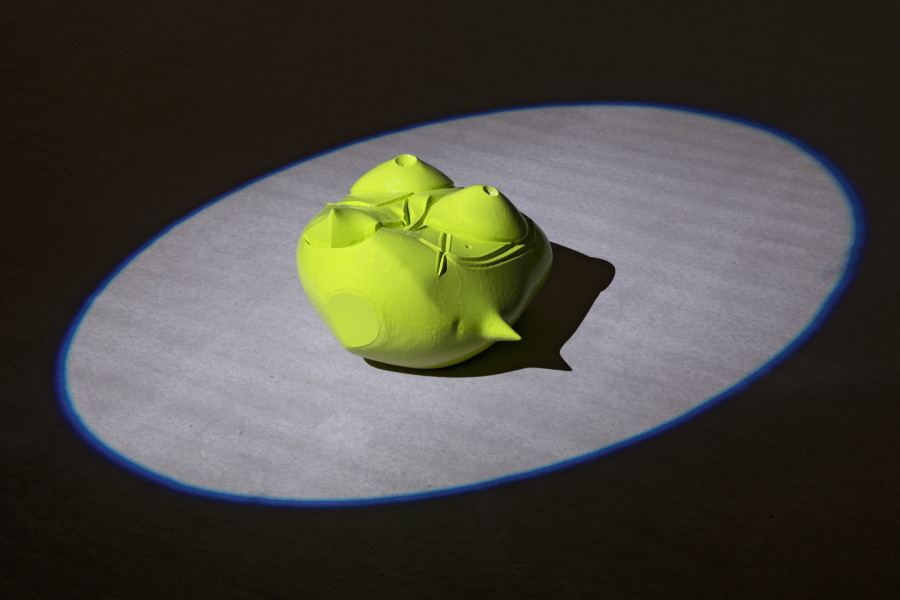 Fritz & Virginie Sistek, Priscilla Predator: geboren, leben, sterben, 2025, an automated theater play, 32 minutes, For, Basel. Photography: Gina Folly. Copyright and courtesy of the artists and For, Basel