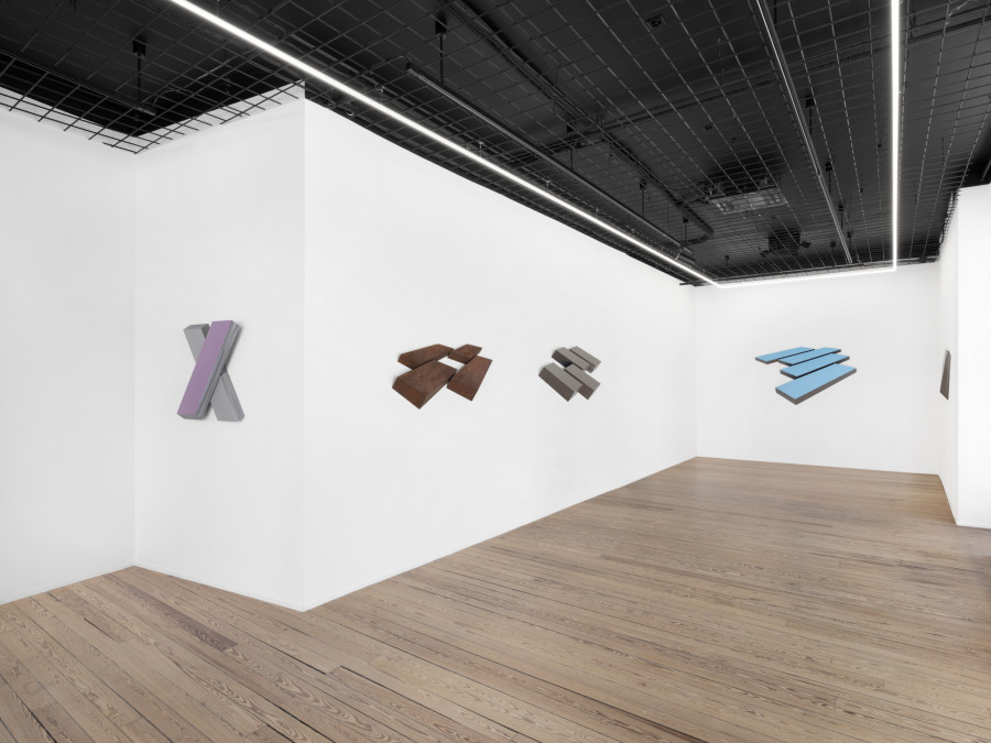 Exhibition view, Wolfram Ullrich, Double Treat, galerie lange + pult, Geneva, 2025. Photo credit: Julien Gremaud