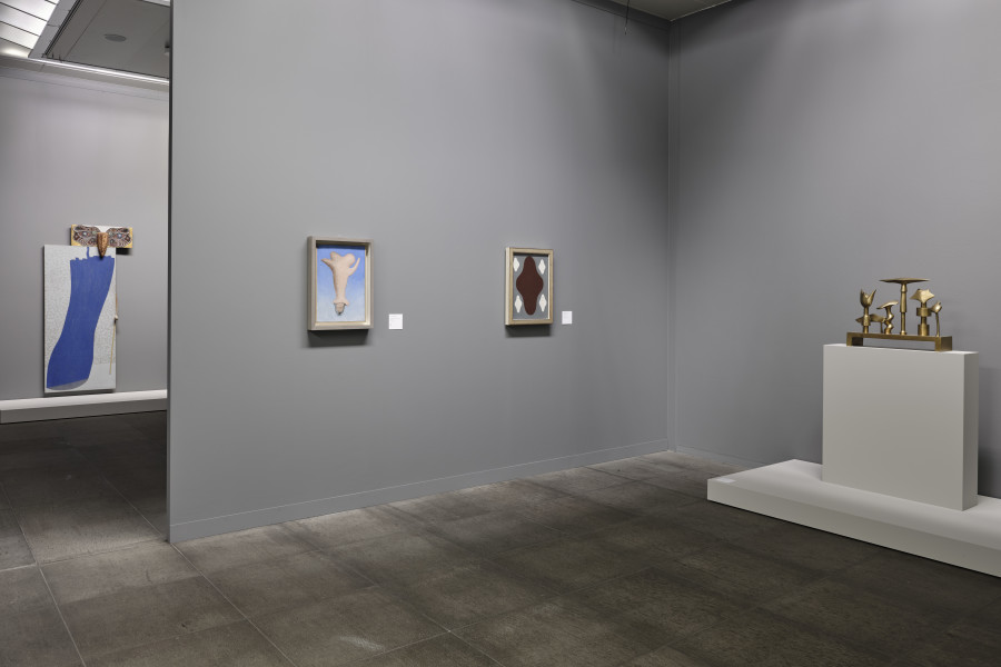 Exhibition view, Meret Oppenheim, My Exhibition, Kunstmuseum Bern, 2021-2022. © Kunstmuseum Bern, photo: Rolf Siegenthaler