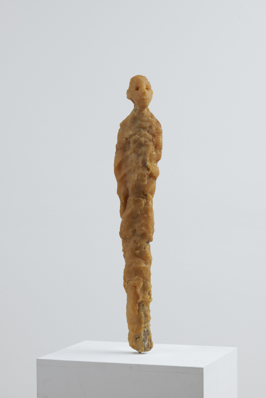 Thomas Lehnerer Gelbe Wachsfigur, o.T., 1991 | Yellow Wax Figure, untitled, 1991 Gelbes Wachs | yellow wax 64,5 × 12 × 7,5 cm Kunstmuseum Liechtenstein, Vaduz © 2021, ProLitteris, Zürich