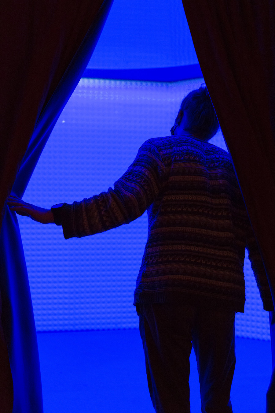 Evan Ifekoya, ~ Resonant Frequencies, Opening 28.01.2022, The Silent Echo, 2022, wood, acoustic foam, LED floodlight, LED stripes, Perspex mirror, curtain, styrodur, cork, carpet, photo: Anaïs Steiner, Courtesy the artist