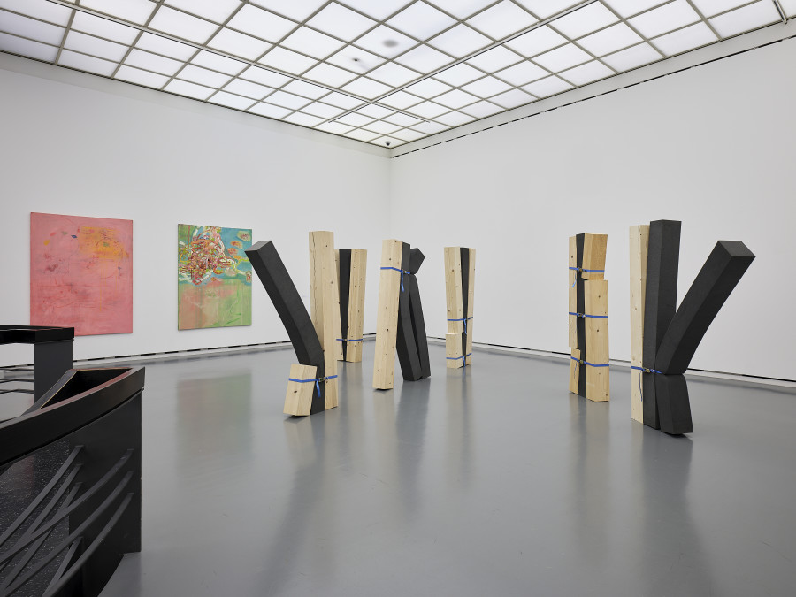 Installationsansicht Auswahl 21. Aargauer Künstlerinnen und Künstler, 13.11.21 – 2.1.2022, Aargauer Kunsthaus, Aarau, Foto: David Aebi, Bern