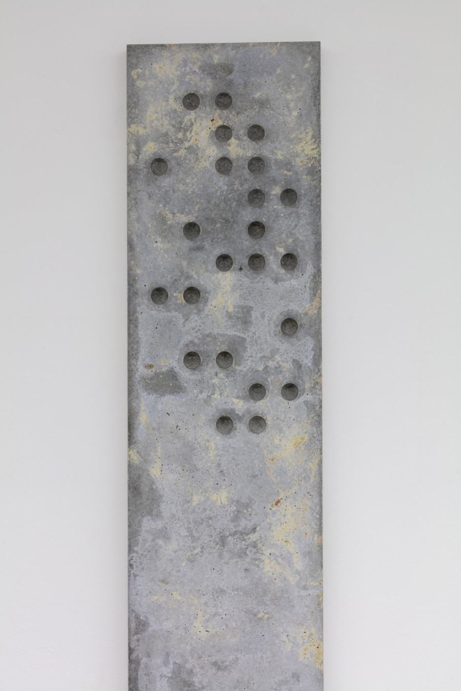 Miriam Sturzenegger, PRESENCE INFORMATION VALUE AGENCY, 2020, Beton / Béton / Concrete, Courtesy the artist