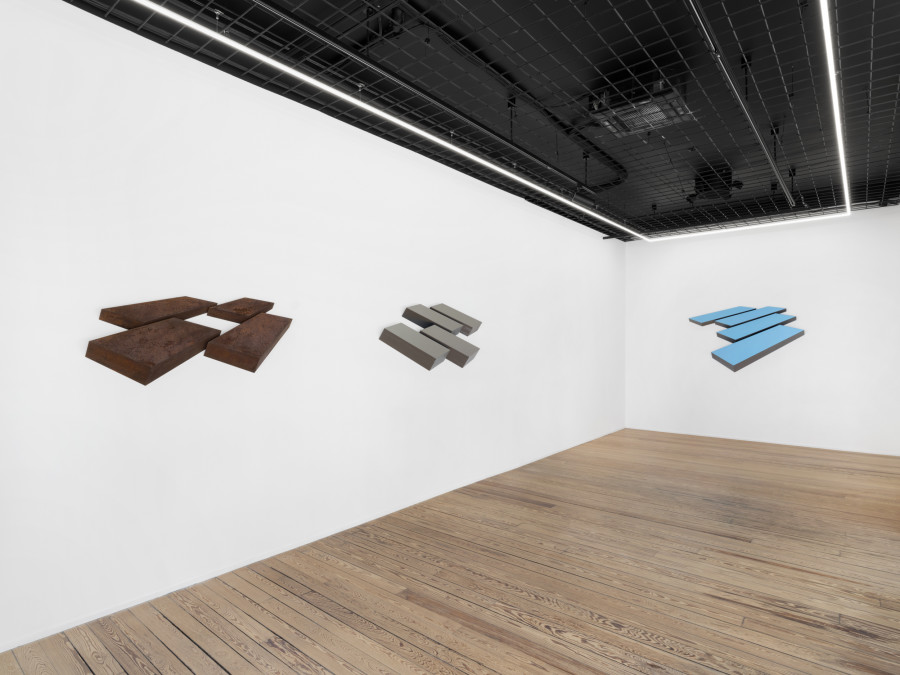 Exhibition view, Wolfram Ullrich, Double Treat, galerie lange + pult, Geneva, 2025. Photo credit: Julien Gremaud