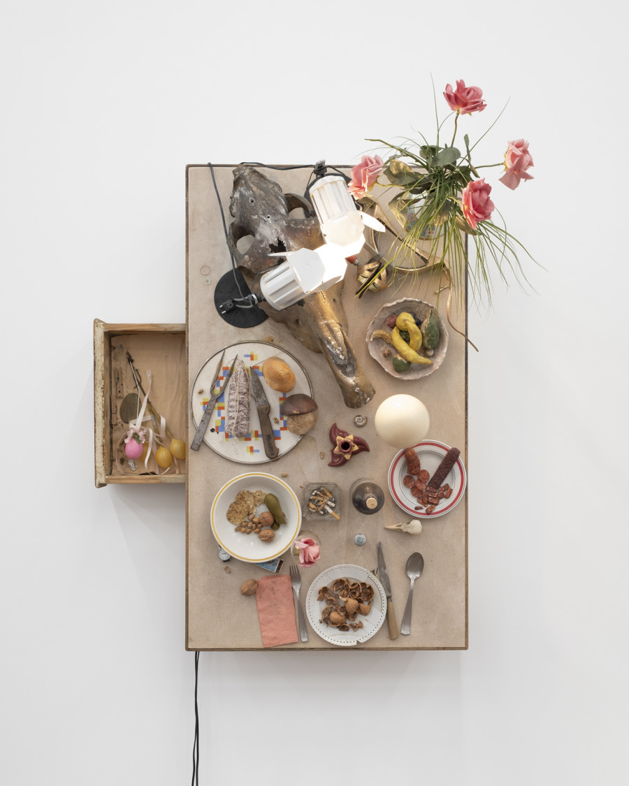 Daniel Spoerri, Pferdekopf mit Pferdefuss, 1990, Assemblage, 118 x 69 x 72 cm, 46 1/2 x 27 1/8 x 28 3/8 in. Courtesy of the artist and Karma International, Zurich. Photo credits: Isabel Rotzler