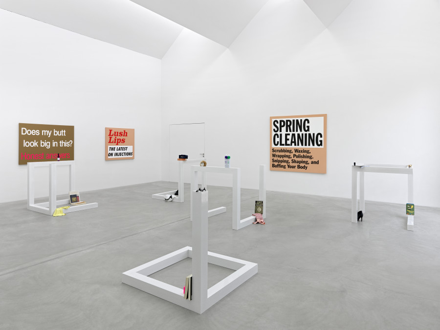 Exhibition view, Sylvie Fleury, Shoplifters from Venus, Kunst Museum Winterthur, 2023. Photo credit: Annik Wetter