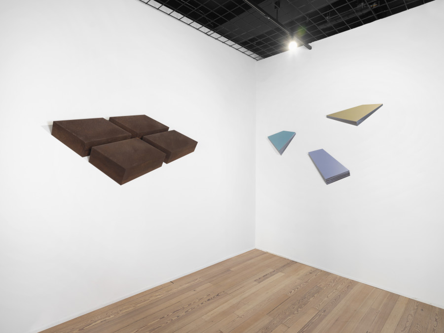 Exhibition view, Wolfram Ullrich, Double Treat, galerie lange + pult, Geneva, 2025. Photo credit: Julien Gremaud