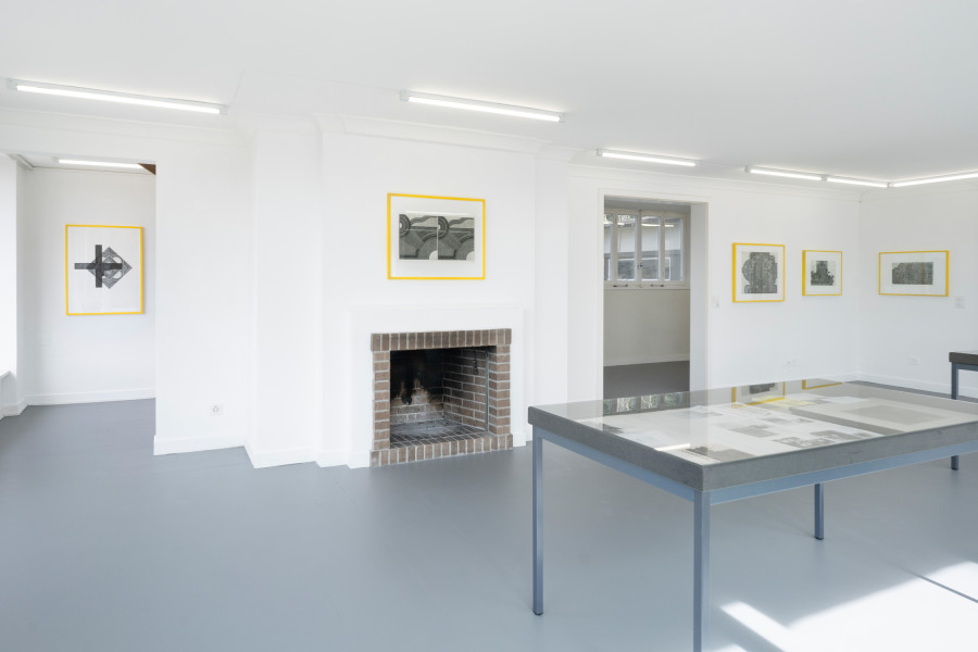 Exhibition view, Johannes Gachnang, New Historical Architectures, suns.works, 2024. ©2024 suns.works and the artists. Photography: Claude Barrault