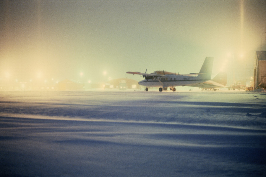 Andreas Züst, aus der Serie res. night, 1978/1979, Diapositiv, Galerie & Edition Marlene Frei, Zürich, © Nachlass Andreas Züst, Graphische Sammlung, Schweizerische Nationalbibliothek, Bern