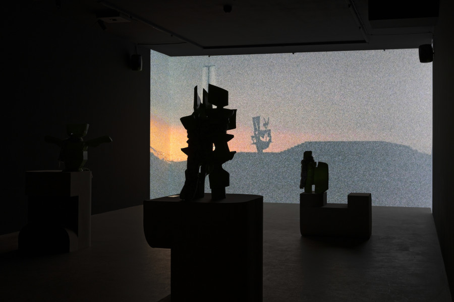 Fritz & Virginie Sistek, Priscilla Predator: geboren, leben, sterben, 2025, an automated theater play, 32 minutes, For, Basel. Photography: Gina Folly. Copyright and courtesy of the artists and For, Basel