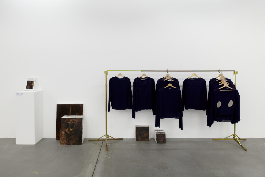 Installation view, Fabienne Audéoud, 2022, Kunsthalle Friart Fribourg. Photo Guillaume Python, Courtesy Kunsthalle Friart Fribourg.