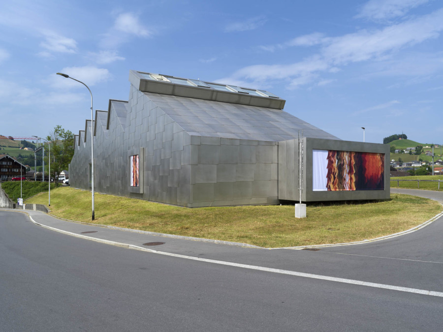 Exhibition view, Alice Channer, Heavy Metals / Silk Cut, Kunstmuseum Appenzell / Kunsthalle Appenzell, 2023. Photography: Roman März