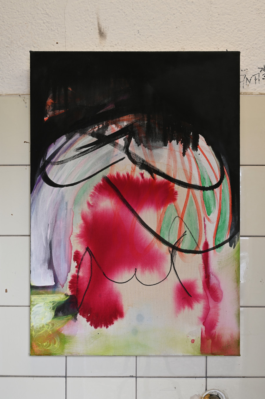 Mirjam Walter, "Aufstehen," 2025, 65 x 45 cm, Mirjam Walter, "gestohlen bleiben" at Kaiserwache, Freiburg im Breisgau, 2025. Courtesy: the Artist and Kaiserwache. Photo: Stefan Lux