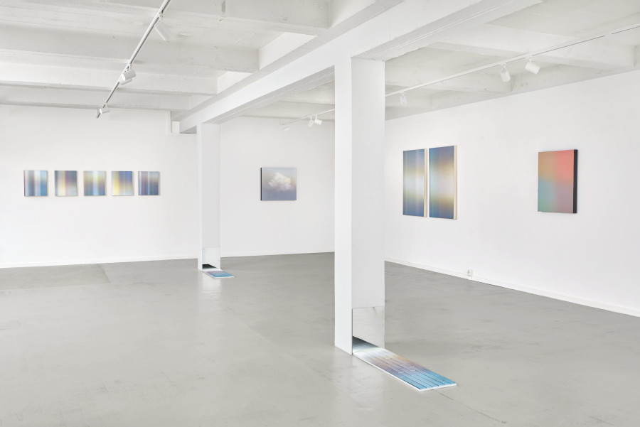 Exhibition view, Adrien Couvrat, Habiter une peinture, Galerie Heinzer Reszler, 2024-2025. Photo credit: Laurent Isler