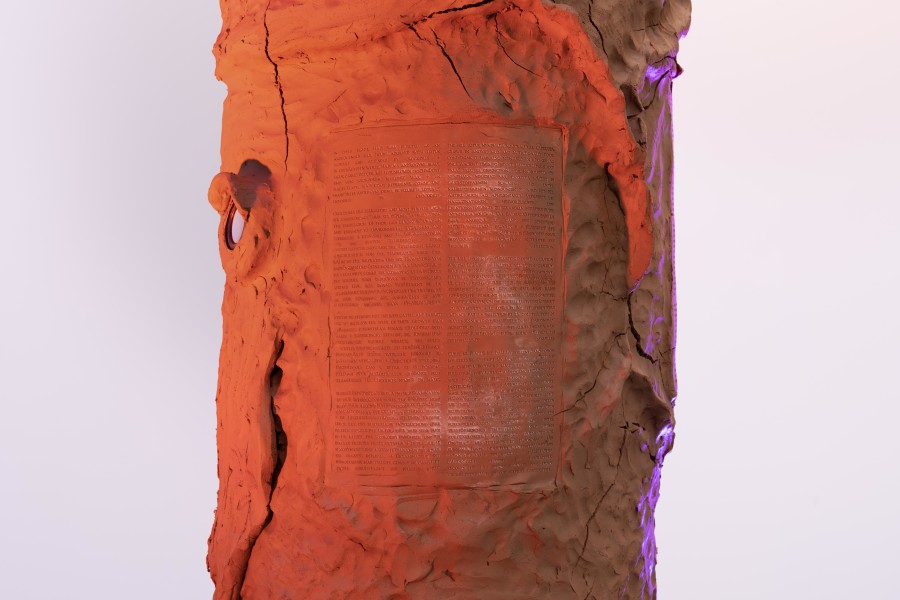 Ashton Phillips, Authority Complex (Mold me. Hold me. Take me. Break me. Use me for your pleasure. Be not afraid.), detail, 2025, Clay, wire, burlap, steel, wool, stage lights, 4-channel sound work, 195 × 47 cm. Photo credits: marytwo