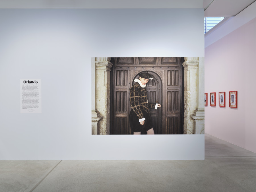 Installation view Orlando – Based on a Novel by Virginia Woolf, Fotomuseum Winterthur © Fotomuseum Winterthur / Conradin Frei