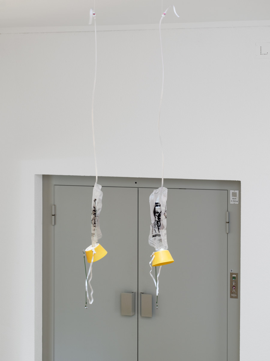 Puppies Puppies (Jade Kuriki Olivo), Aircraft emergency oxygen system (“In the event of emergency, put your oxygen mask on first.”), 2018, 2 emergency oxygen masks, Courtesy the artist and Galerie Barbara Weiss, Berlin. Photo: CE