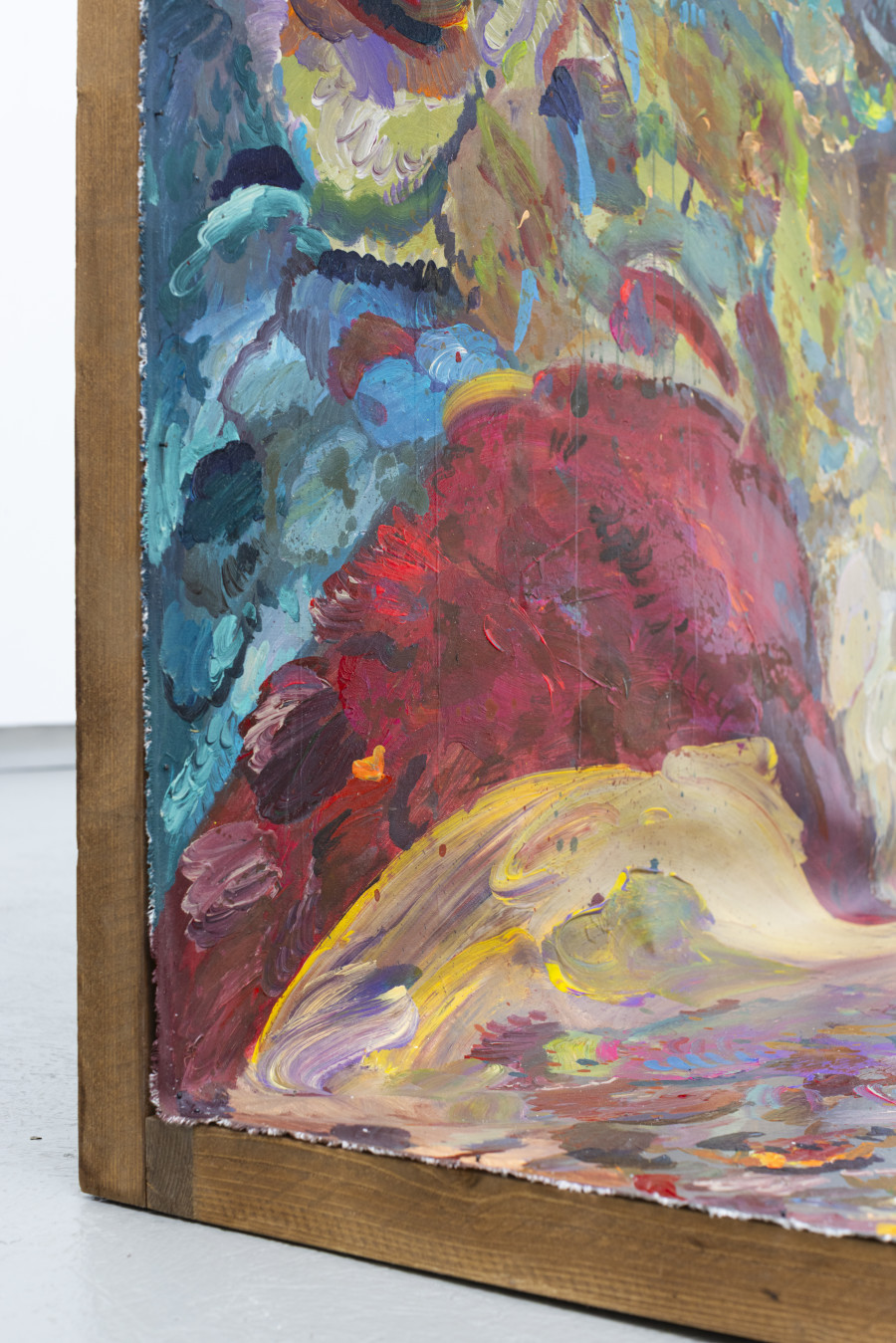 Michele Gabriele, “Study for the Plumage of a Parrot. An Unbothered, Sad, and Cringe Parrot. Indifferent to its Context.” (detail), from the Solo Show “Brambora” at Kaly Gallery, Lucerne, CH. Acrylic on canvas, painted wooden structure, 159 x 78 3/4 x 59 in, 404 x 200 x 150 cm, 2025. Courtesy of the Artist and Kali Gallery. Photo by Kim da Motta