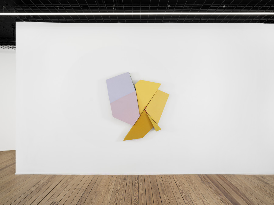 Exhibition view, Henrik Eiben, gap in the clouds, galerie lange + pult, Geneva, 2025. Photo credit: Julien Gremaud