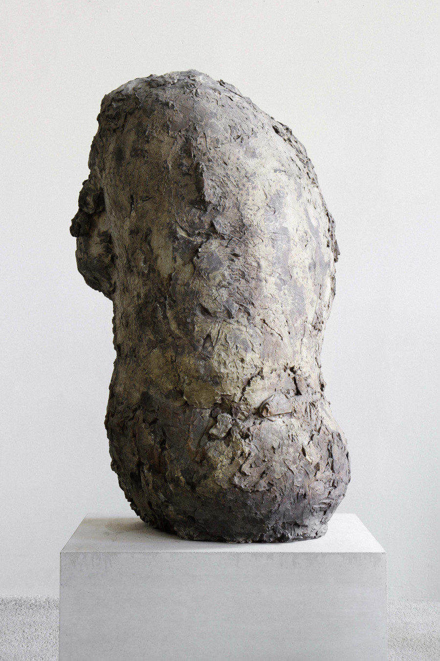 Hans Josephsohn, Untitled, 1995, Brass, Josephsohn Estate, Kesselhaus Josephsohn, St. Gallen. © Josephsohn Estate, Kesselhaus Josephsohn/Galerie Felix Lehner