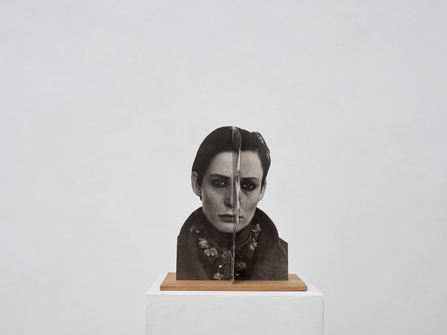 Markus Raetz, Steckkopf Esther, Bern, 1966, Photo paper on cardboard; plinth: pear wood, 28.9 x 20.9 x 20 cm. Photo: SIK-ISEA, Zürich Alexander Jaquemet, Erlach