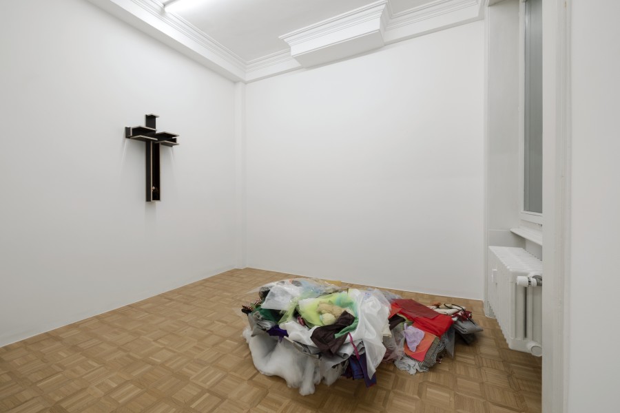 Sveta Mordovskaya. Rest in Pieces, Installation view, Courtesy: Weiss Falk and the Artist, Photos: Gina Folly