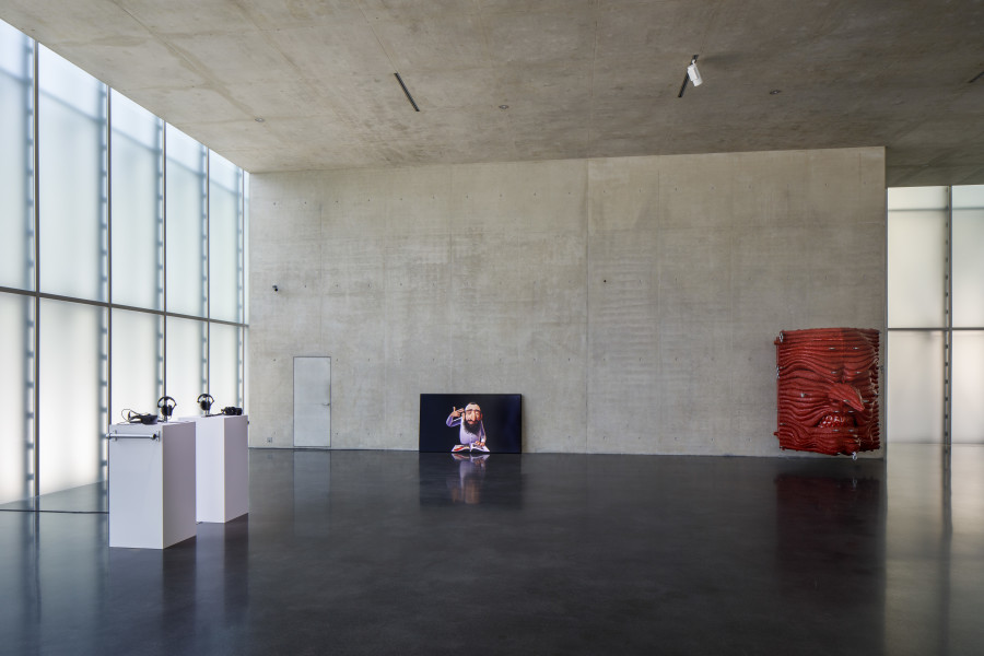 Jordan Wolfson, Installation view, ground floor Kunsthaus Bregenz, 2022. Photo: Markus Tretter. Courtesy of the artist © Jordan Wolfson, Kunsthaus Bregenz